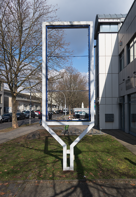 Schildhalterung ohne Schild – Foto von Hannes Kater, 2024